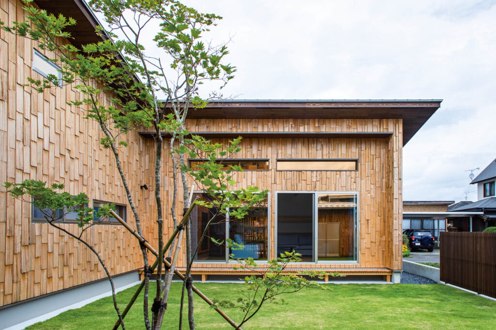 ヒノキと杉を使用した住宅の外観｜栃木県『丸ちょんデザインオフィス』